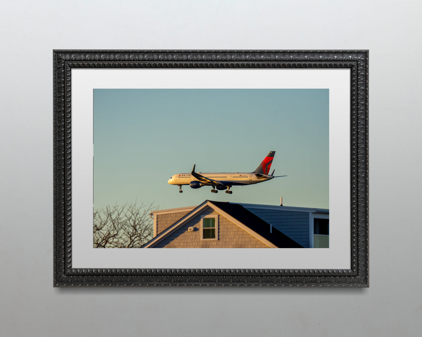 Delta Landing with Vapor Trails - Castle Island