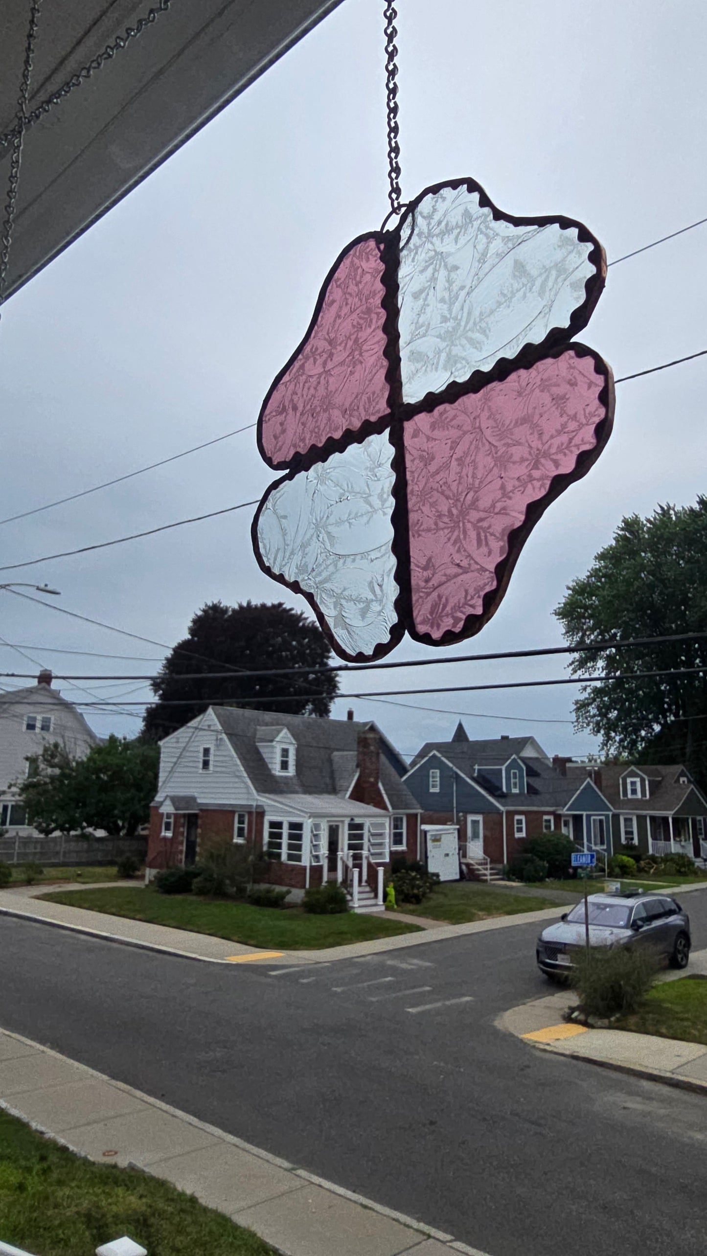 4 petal flower  - stylized dogwood.